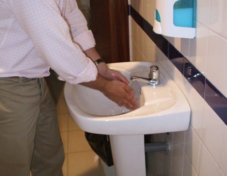 Corte en el suministro de agua en la calle Santiago