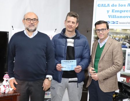 Daniel García Cabanillas, recibe el premio de la Cesta del Millón