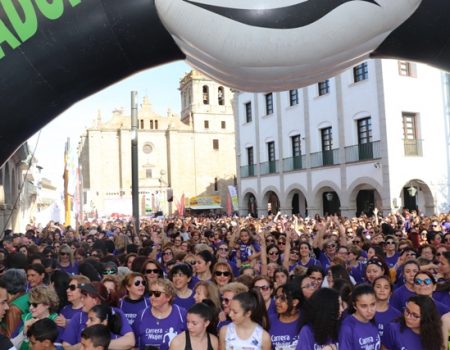 Más de 3.500 mujeres participaron en la XIV Carrera de la Mujer