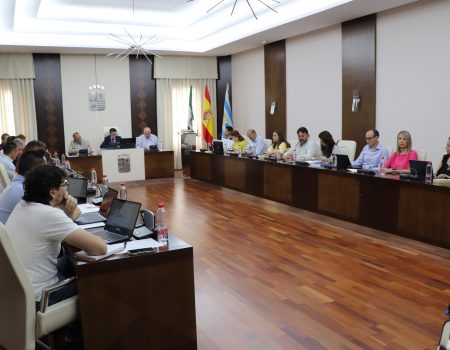 La Corporación Municipal comienza su andadura con la aprobación de asuntos relacionados con su funcionamiento