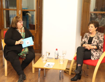 Marian Izaguirre presenta “Después de muchos inviernos”, su última novela, en el Jueves Literario