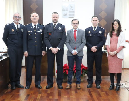 Los policías Juan Manuel Montero y Gabriel Carretero juran sus cargos como oficiales de la Policía Local