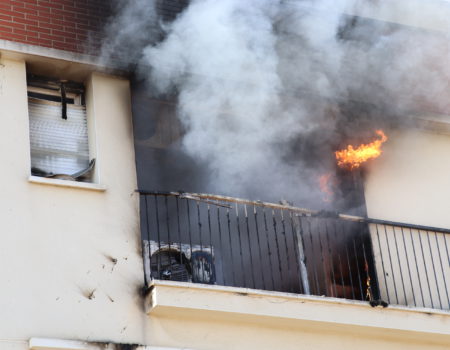 Incendio en un piso de la calle Castillo de la Encomienda