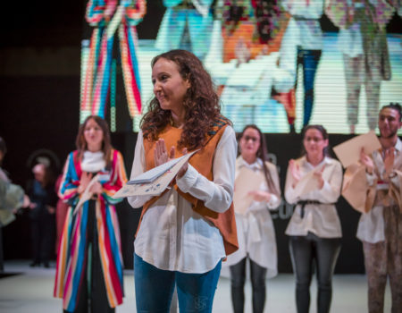 La diseñadora villanovense Laura Barroso, ganadora de la fase regional de los Premios Nacionales de Jóvenes Diseñadores