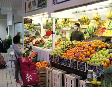 El Mercado de Abastos continúa su actividad