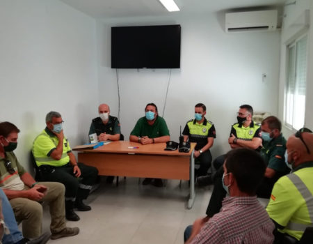 La concejalía de agricultura se reúne con asociaciones y colectivos agrícolas, así como cuerpos de seguridad para controlar los trabajos de prevención de robos en el campo y transporte de mercancías