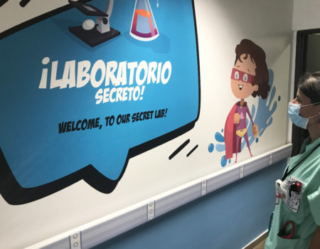 Llevar mascarilla también los pacientes pediátricos y dejar en el carro a menores de 3 años, recomendaciones del hospital Ribera Salud