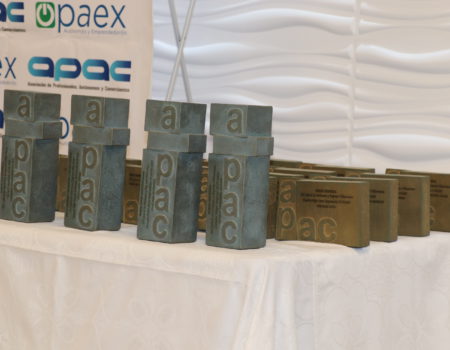 Grupo Asesoría Adame ganador de la categoría de mejor empresa, Bar La Espiga mejor joven emprendedor, Mercería Piper mejor comercio tradicional y Lourdes Cuadrado Dávila, de la Churrería Manolo, mejor autónoma ganadores de la XII Gala del Autónomo y la Empresa Villanovense