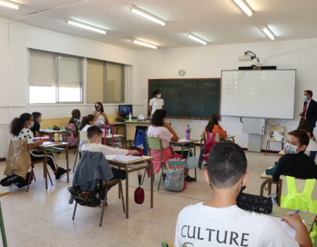 El alcalde continúa visitando los centros escolares de la localidad