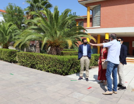 El alcalde visita el CEIP Conquistadores en el inicio del curso