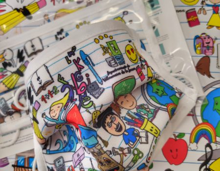 El Ayuntamiento reparte mascarillas a los centros escolares de las entidades locales menores