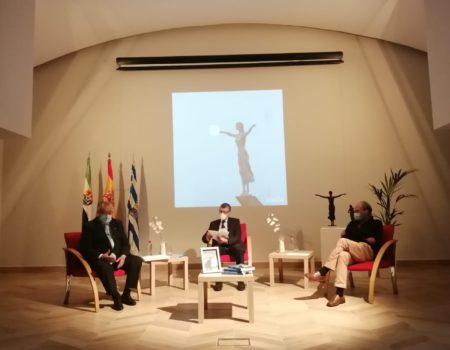 Un libro sobre la trayectoria escultórica de Ricardo García, protagonista del Jueves Literario