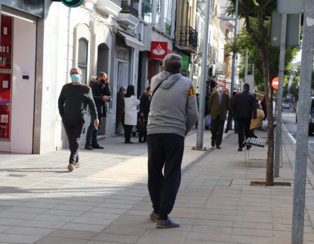 El toque de queda se retrasa una hora este viernes y sábado, antes del decaimiento del estado de alarma