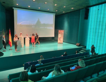 50 personas asisten al encuentro de entidades que componen el pleno del Observatorio de las Familias y la Infancia de Extremadura