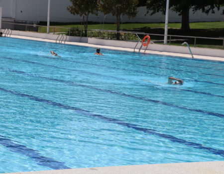 Los bonos de la piscina pueden adquirirse en la Oficina de Atención Ciudadana y en la plataforma Sporttia