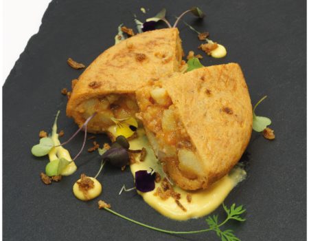 La tapa de tortilla de patatera ibérica, del restaurante Ábako, ganadora del premio de la Gastro Ruta de la Feria de la Tortilla de Patatas
