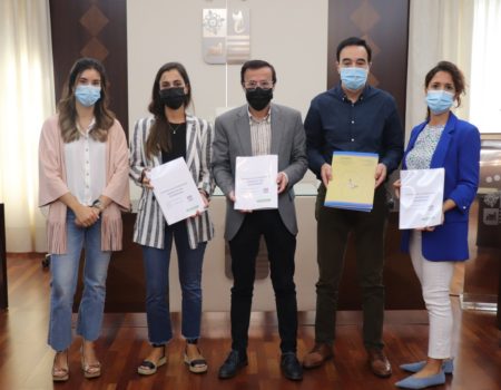 El Ayuntamiento ya dispone de los informes elaborados por APAMEX para la instalación de ascensores exteriores en la barriada de Cruz del Río.