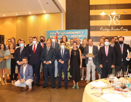 Tiendas Pavo, Obrador Artesano Quintana, Jaime Fernández (Fisiofert) e Ismael Huertas (Florhusa) ganan la XIV gala del autónomo y empresa villanovense.