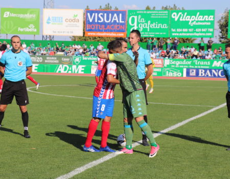 El derbi entre el C.F. Villanovense y el C.D. Don Benito da un respiro al club dombenitense