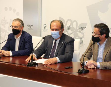 La unión Don Benito y Villanueva y las oportunidades que representa, eje central del I Encuentro Empresarial de Caja Rural de Extremadura