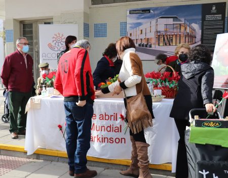 La asociación comarcal de ACOPARK, conmemora el Día Mundial del Párkinson con una mesa informativa