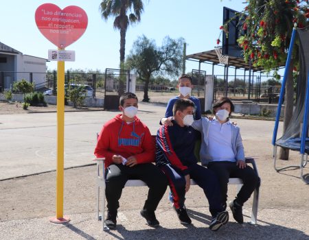 Todos los centros escolares cuentan con un “banco de la amistad”