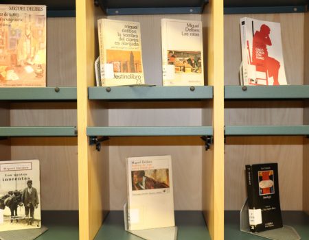 Miguel Delibes, autor del mes de junio en la biblioteca Felipe Trigo