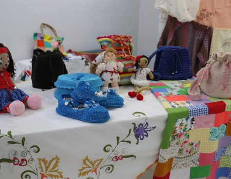 La casa de cultura acoge una exposición de ganchillo