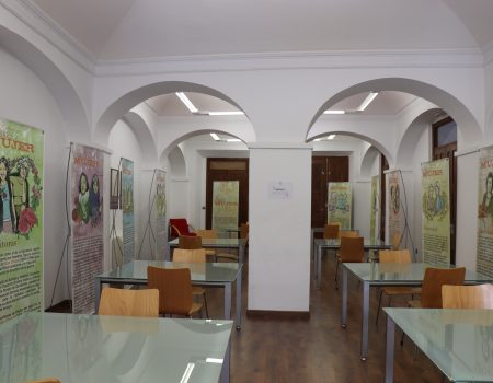 “Arte y cultura con nombres de mujer”, exposición que se puede visitar en la biblioteca Felipe Trigo
