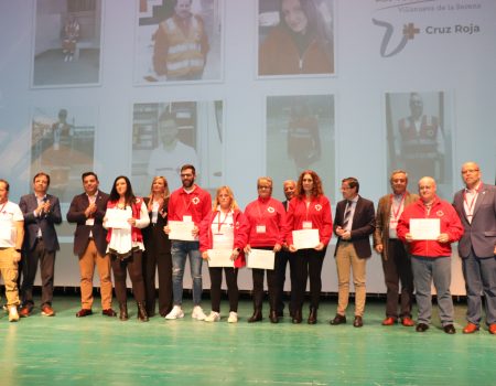 Cruz Roja Extremadura celebra el Día Internacional del Voluntariado, distinguiendo a algunos de sus voluntarios