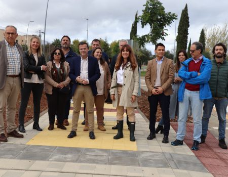 Se inaugura el vial que une la avenida Puerta de la Serena con Antonio Lozano