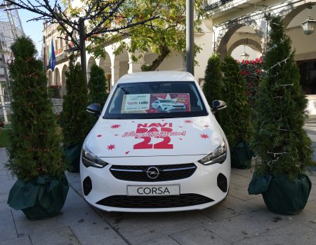 Esta tarde se sorteará el coche de la campaña navideña “Comparte Ilusión”