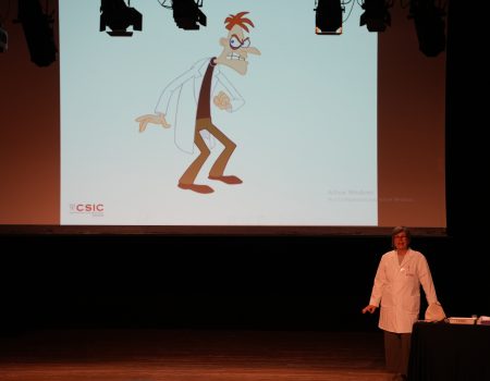 650 escolares asisten a la obra de teatro científico ‘¡Qué trabajo tan curioso!’