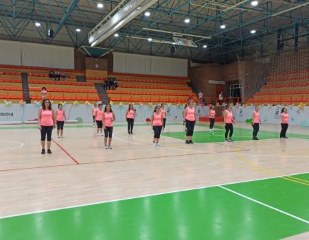 Unos 300 alumnos de las escuelas deportivas participan en la primera jornada de clausura