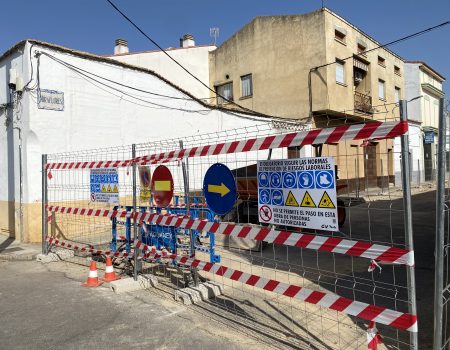 Continúan a buen ritmo las obras de remodelación de la red de abastecimiento de agua potable de la calle Miraflores