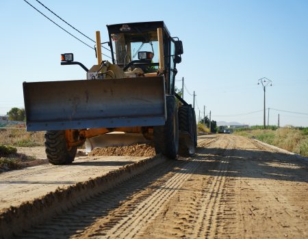 El Ayuntamiento realiza labores de mejora y mantenimiento en los caminos agrícolas