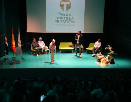 Críticos y chefs afamados, hablan sobre la tortilla de patatas en unas jornadas que se celebraron en el palacio de congresos