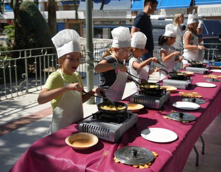 Más de 100 niños participan en una nueva edición de Pequechef de la Feria de la Tortilla de Patatas