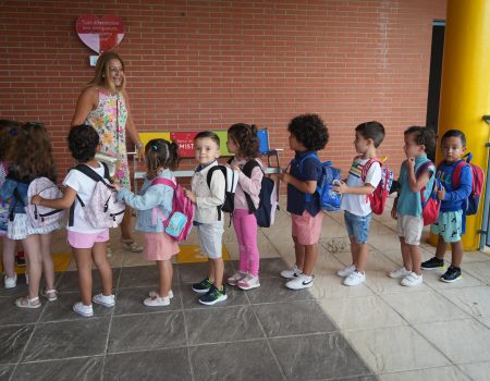 1960 alumnos y alumnas de Educación Infantil y Primaria, inician el curso escolar 2023-2024