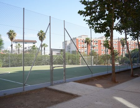 Se rehabilita la pista de fútbol sala del barrio de Los Pinos