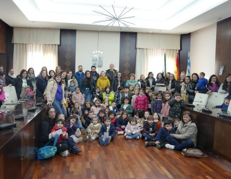 Unos 90 alumnos y alumnas del CEIP Santo Domingo de Orellana La Vieja visitan la ciudad