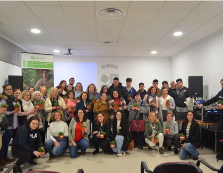 Más de 50 personas participan en la jornada ¿Somos lo que compramos?