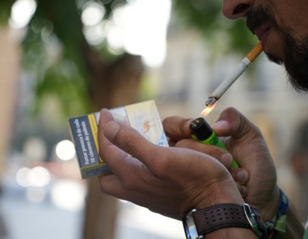 Dos concursos para concienciar de los peligros de usar el vaper y la cachimba