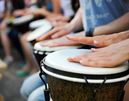 La música sale a la calle el 25 de abril