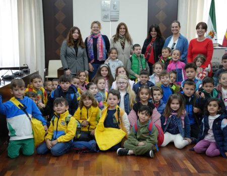 41 alumnos del CEIP Santiago Apóstol visitan el Ayuntamiento