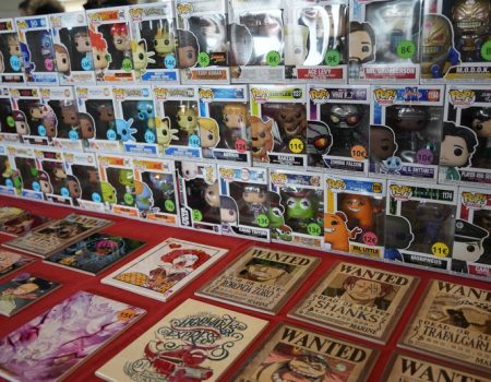 El mercado mensual de Coleccionismo acogerá un intercambio de cromos el 1 de septiembre