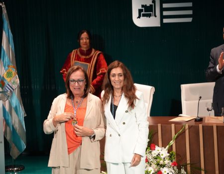 La científica e investigadora Pilar Santisteban Sanz, recibe la Medalla de Villanueva de la Serena