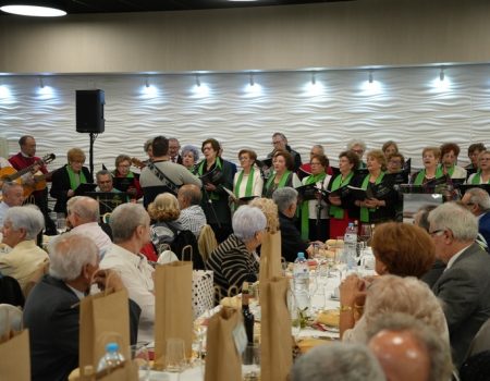 La concejalía de Mayores organiza la convivencia recital de villancicos y la tradicional comida de Navidad
