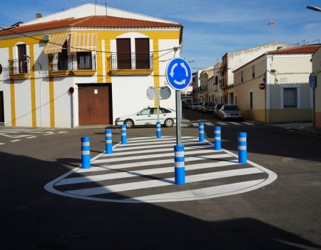 Se crea una rotonda en la “Plazoleta del Colorao” para ordenar el tráfico y garantizar la seguridad vial