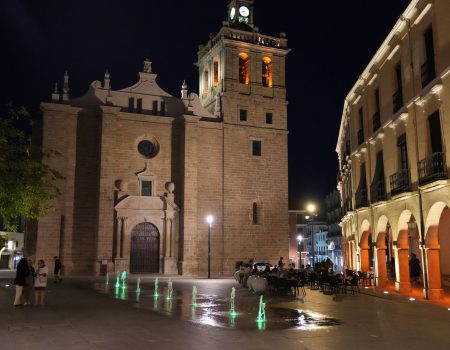 Villanueva ilumina varios espacios en verde con motivo del Día Mundial del tumor de las vías biliares
